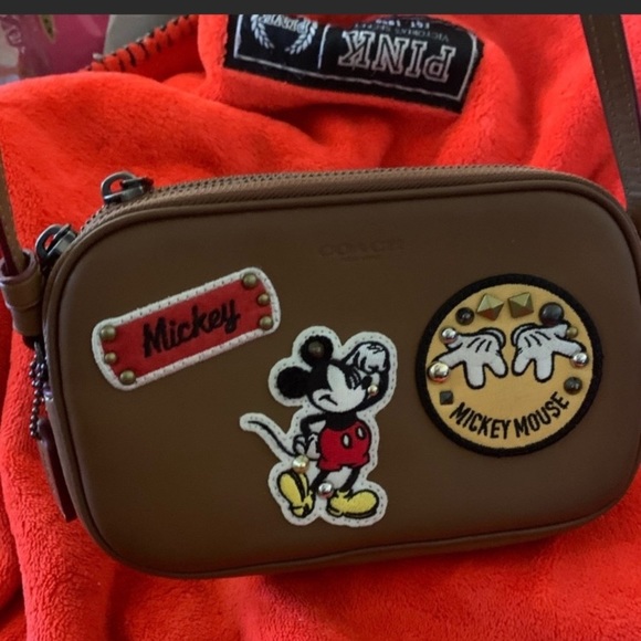 👜 ⭐️SOLD⭐️Coach Saddle Color Mickey Mouse Patches - Picture 5 of 8